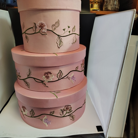 Vintage RARE The Raymond Waits Once Upon A Rose satin covered  hat box set main image 7